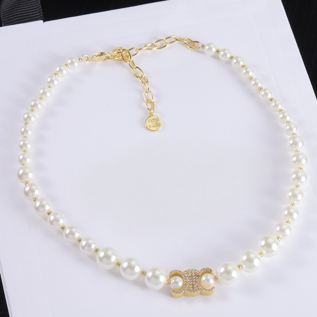Romance Pearl Necklace