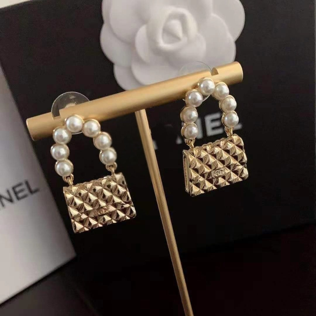 Pearl Handbag Earrings
