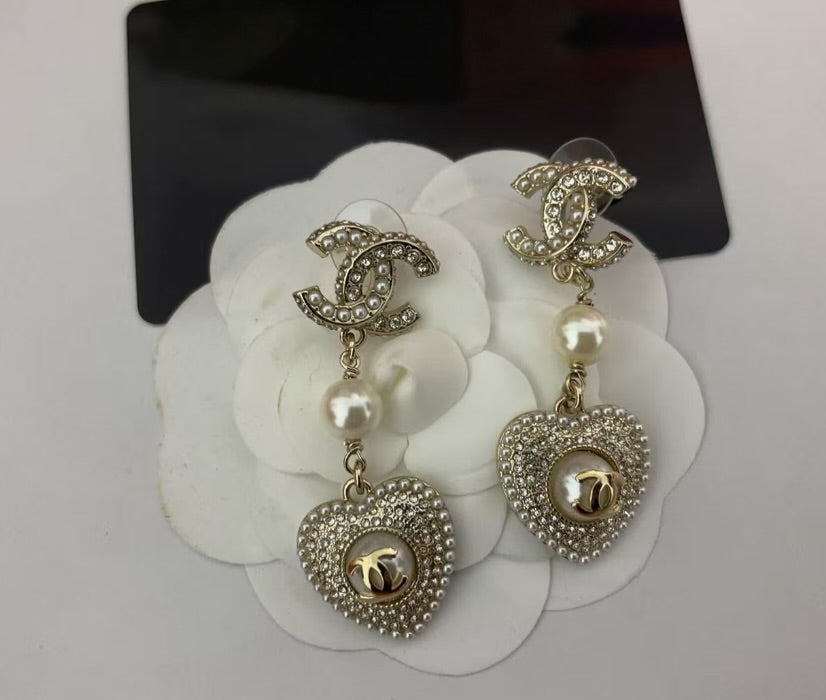 Berenice Pearl Earrings