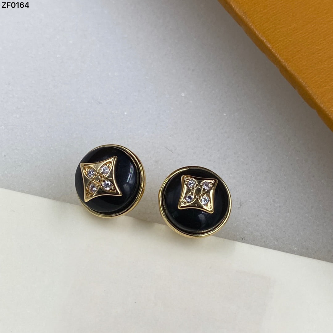 Petite Round Earrings