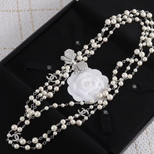 Silver Bow Necklace