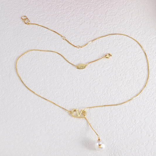 Petite V Necklace