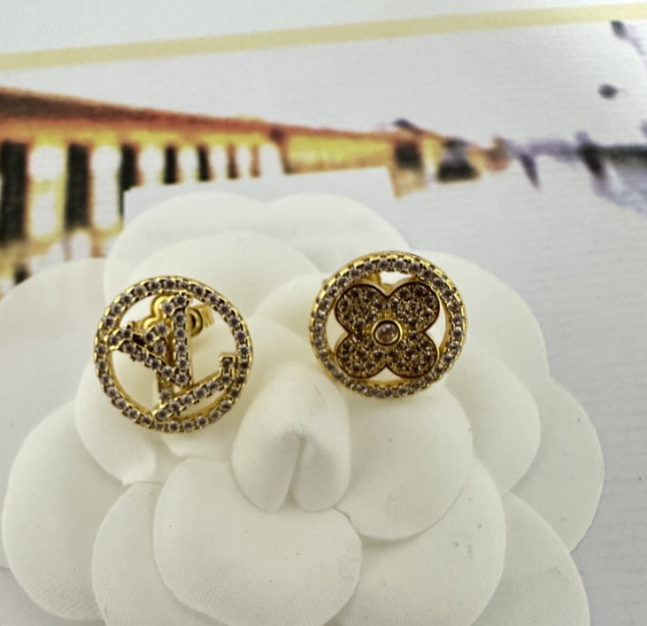 Round L Earrings