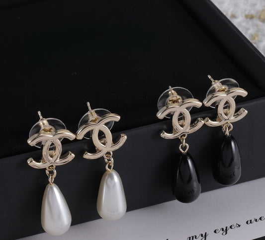 Classic Pearl Earrings