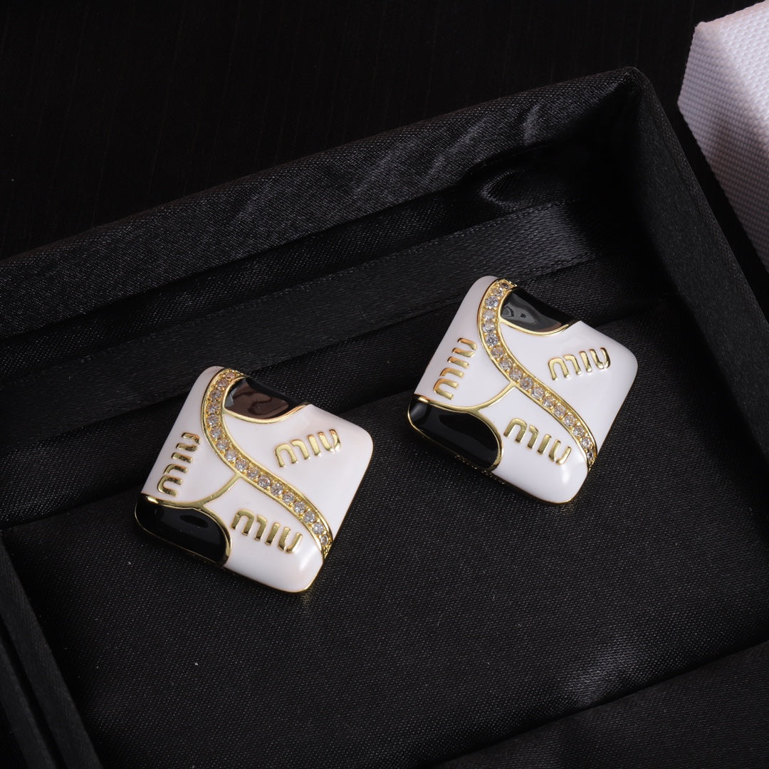 Black/White M Earrings